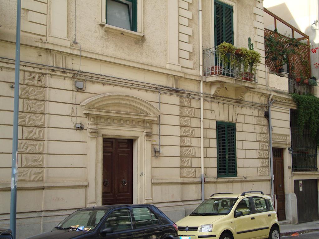 La Maison des Livres Reggio de Calabre Extérieur photo